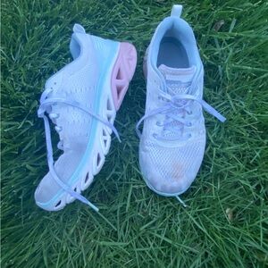 Skechers white Sneakers